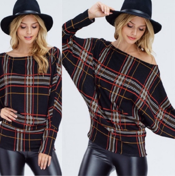 BEAUTIFUL BLACK PLAID WINTER KNIT TOP - Picture 2 of 5